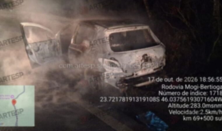 Incêndio em carro deixa ferido e atrasa tráfego na rodovia Mogi-Bertioga