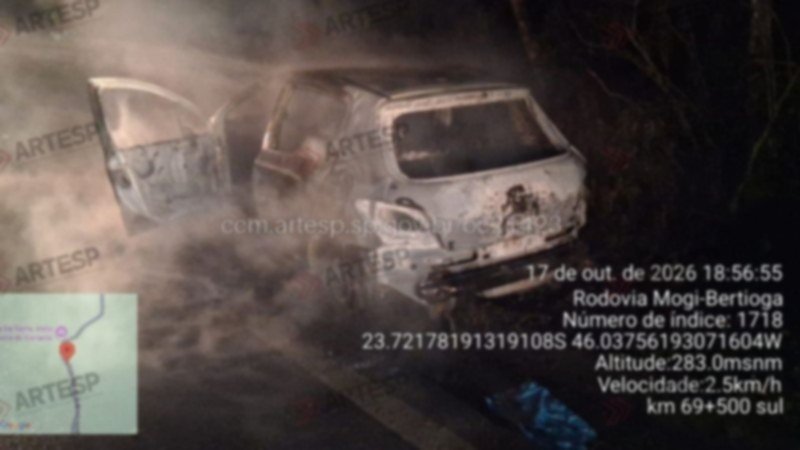 Incêndio em carro deixa ferido e atrasa tráfego na rodovia Mogi-Bertioga