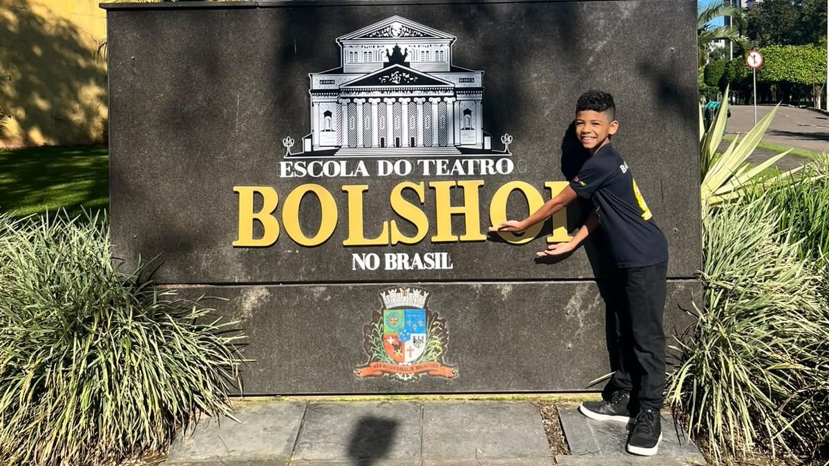 Bailarino de Bertioga conquista vaga na Escola do Teatro