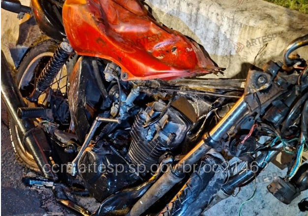 Ultrapassagem indevida causa a morte de duas pessoas