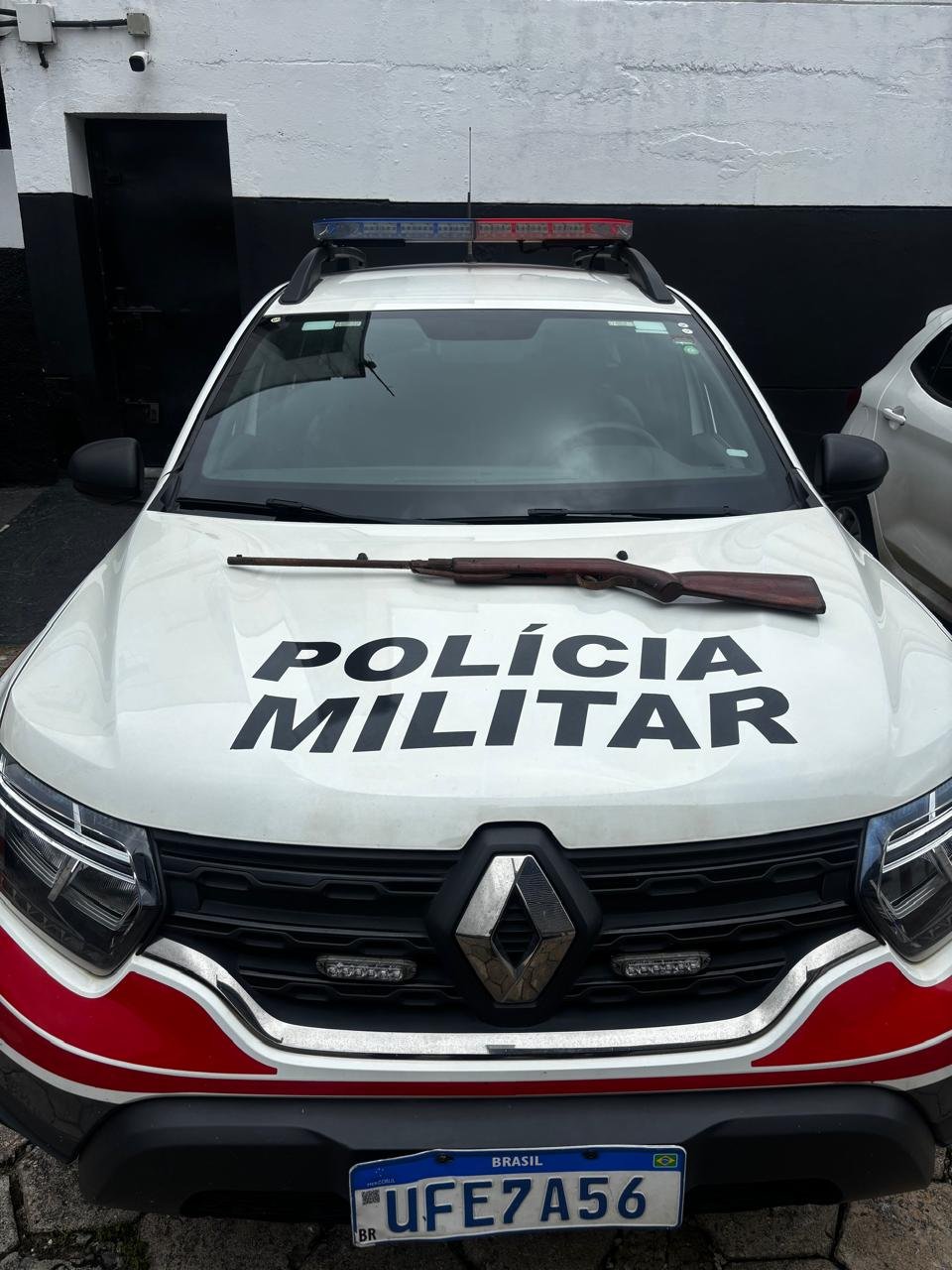 POLÍCIA MILITAR PRENDE HOMEM POR VIOLÊNCIA DOMÉSTICA EM CARAGUATATUBA