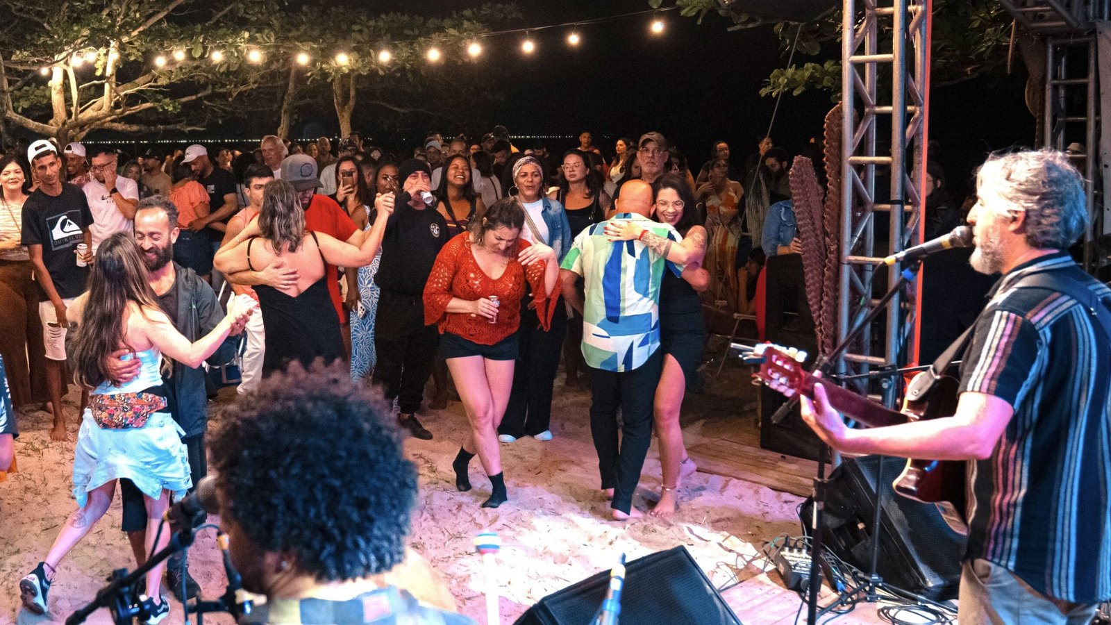 São Sebastião oferece festival de cerveja e luau neste feriado